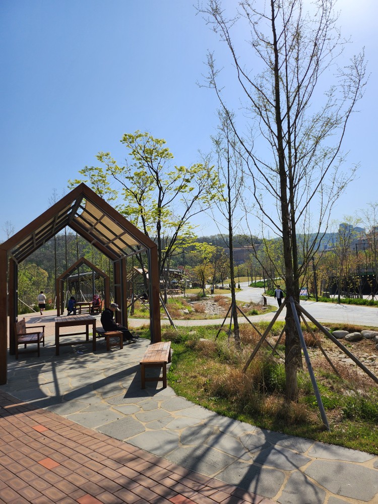 영흥숲공원 야외테이블