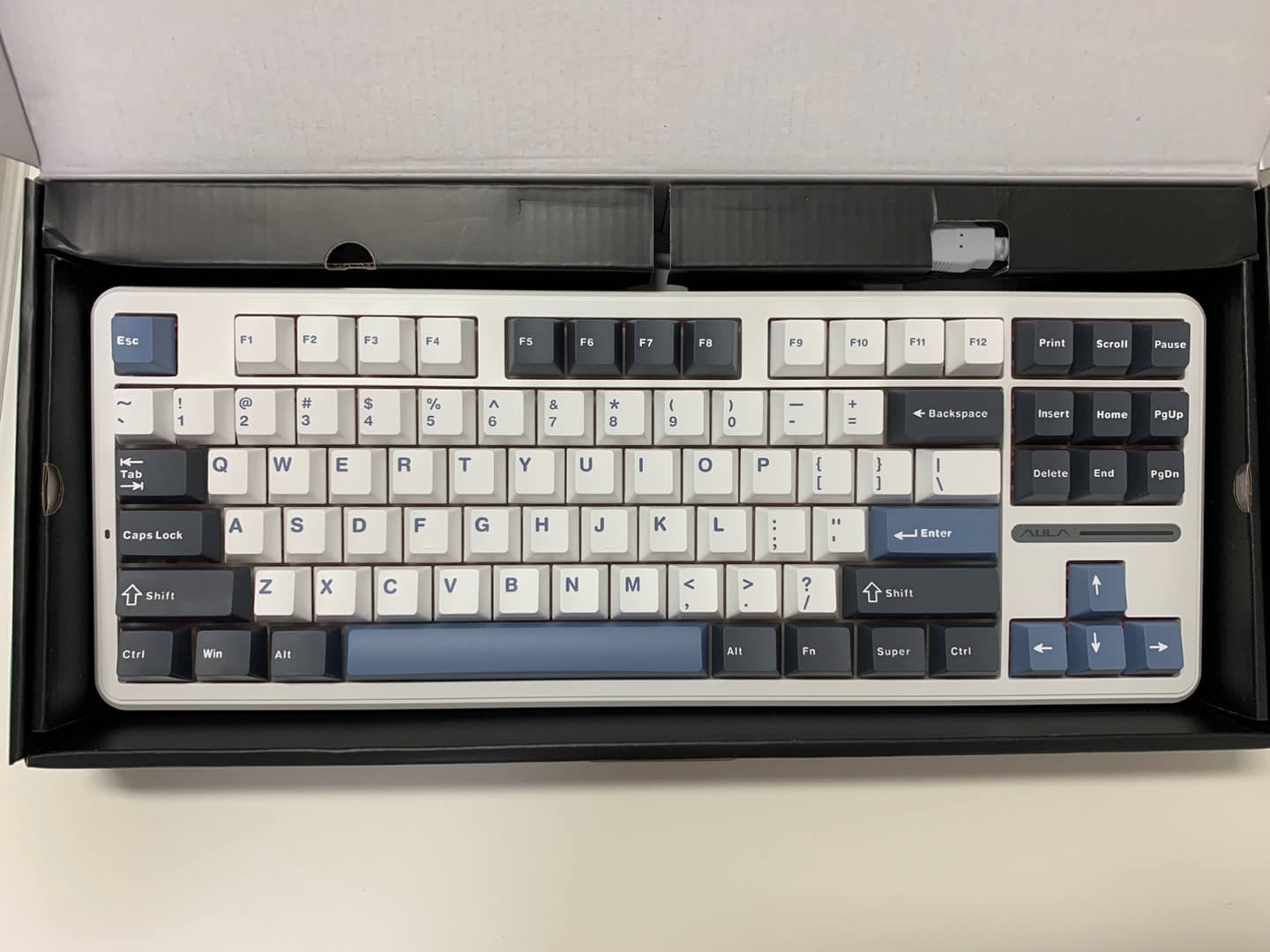 독거미 키보드 AULA F87 Pro 황축