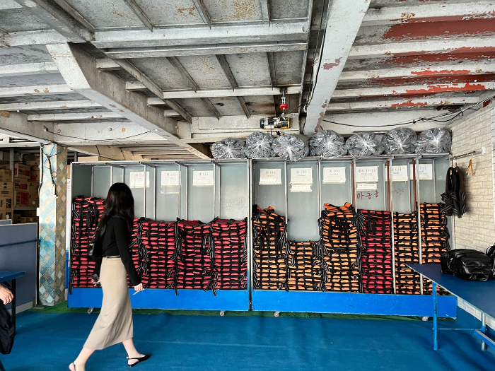 짐 보관소 및 구명조끼 2