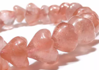 스트로베리 쿼츠의 이름의 유래와 역사를 설명한다.