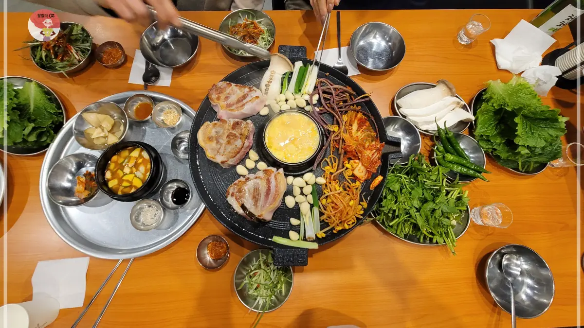 경기-남양주-다산점-효자동솥뚜껑-보리밥집-꽃목살-세트-반찬-야채-한상가득