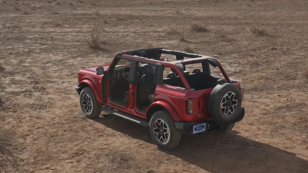 포드 브롱코 차량 이미지