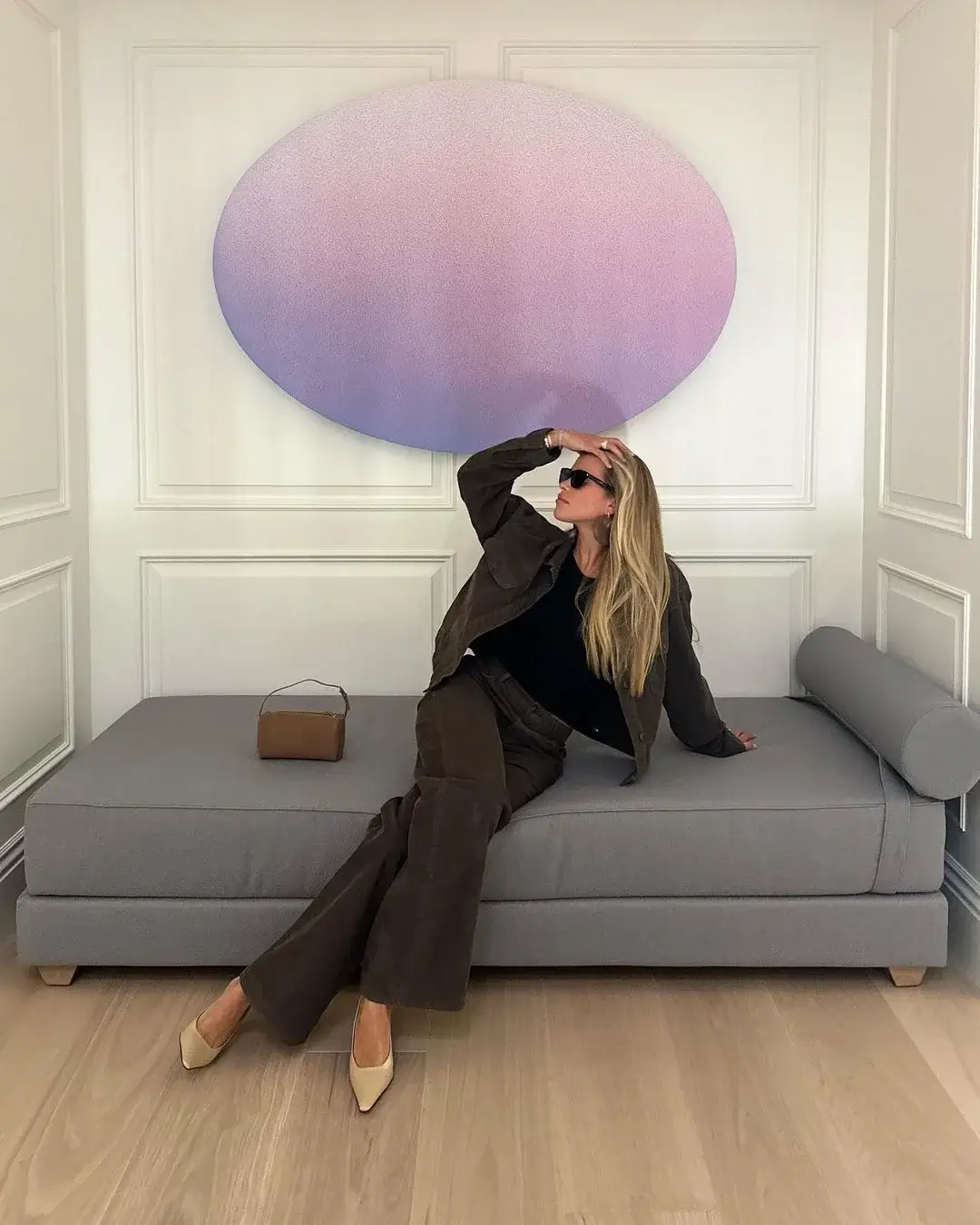 브라운 계통으로 코디한 소피아리치