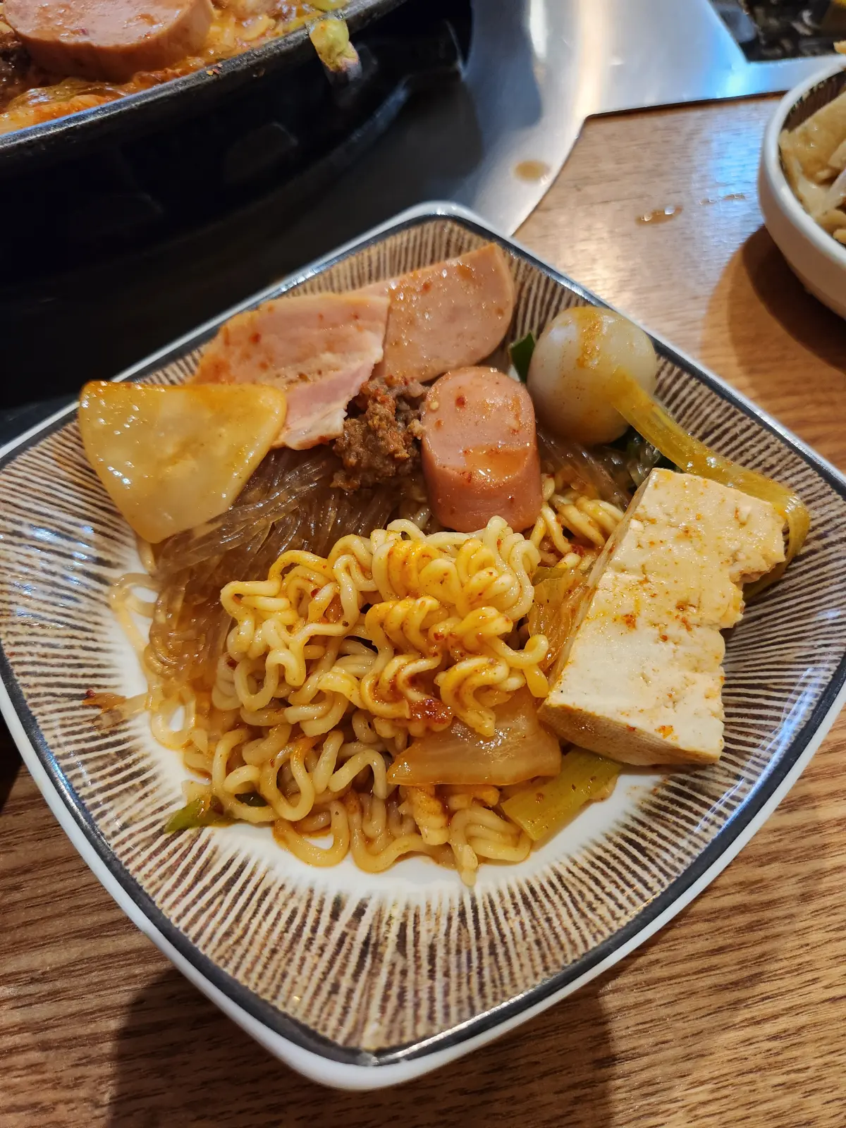 은평뉴타운-구파발-맛집-은평롯데몰-오뎅식당-부대찌개-모듬-사리-라면-당면-소세지-햄-스팸-두부-새알만두-수제비-민찌