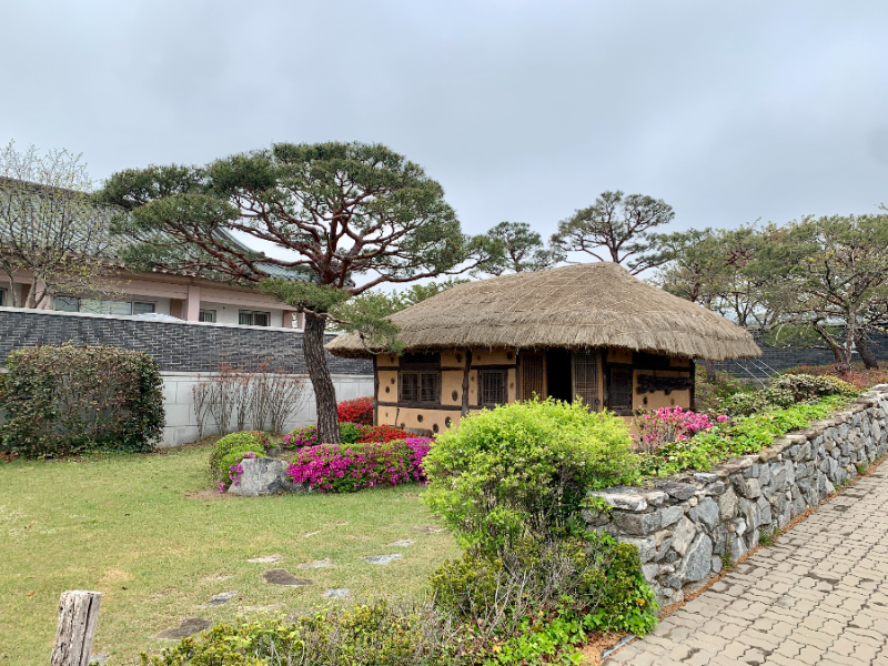 과거 기도하신 분들의 움막