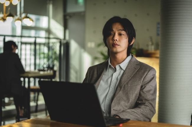 지옥 시즌2 유아인과 김성철의 놀라운 싱크로율