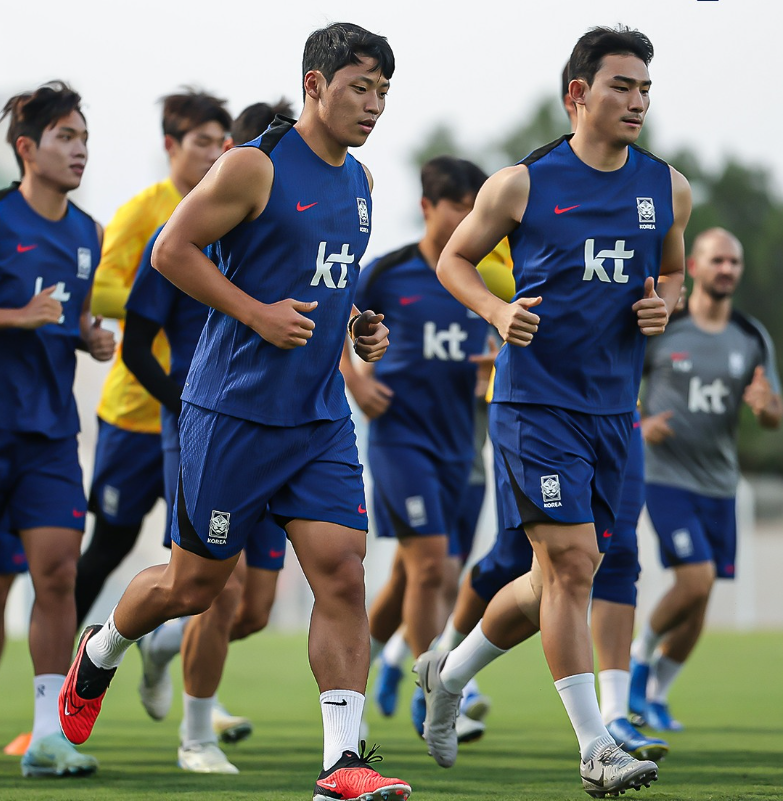 오만전 무료 중계 보기와 관련하여 경기를 앞두고 훈련중인 국가대표 선수들