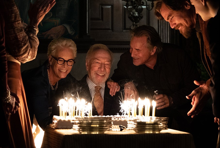 나이브스 아웃(1)