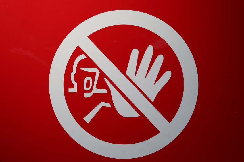 미래에는 금지될지도 모를 기술들 – 현재 개발 중이지만 규제될 가능성이 있는 기술 분석