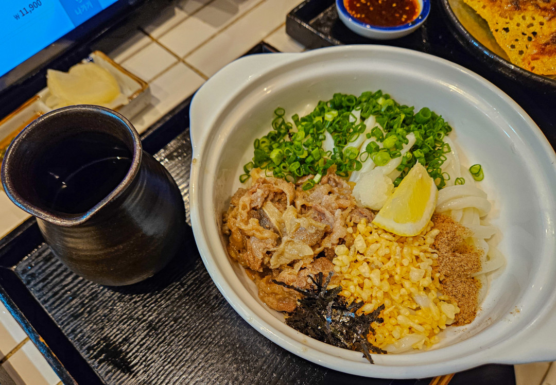 요미우돈교자 소고기붓카케 우동