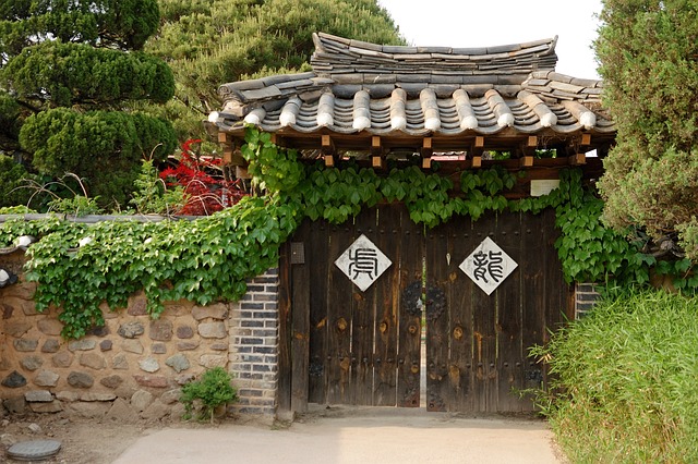 전통의 멋과 현대가 어우러진 한옥 관광지 추천! (전주 한옥마을, 경주 교촌마을, 서울 북촌, 강릉 오죽헌, 안동 하희마을)