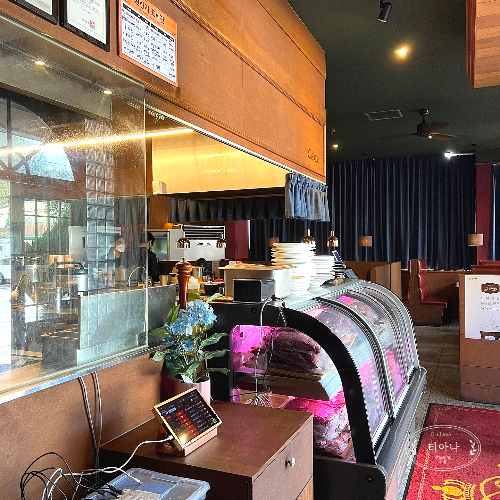 이색적인 양산 로얄경양식&amp;스테이크