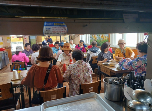 옛날보리밥 삼색칼국수 식당 정보