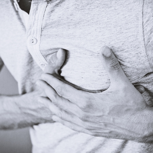 가슴이 콕콕찌르는 증상