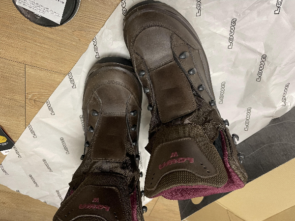 등산화 고어텍스 왁스 도포 후 사진