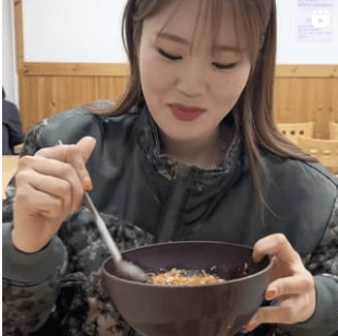 개그우먼 엄지윤 전청조 패러디에 뭇매