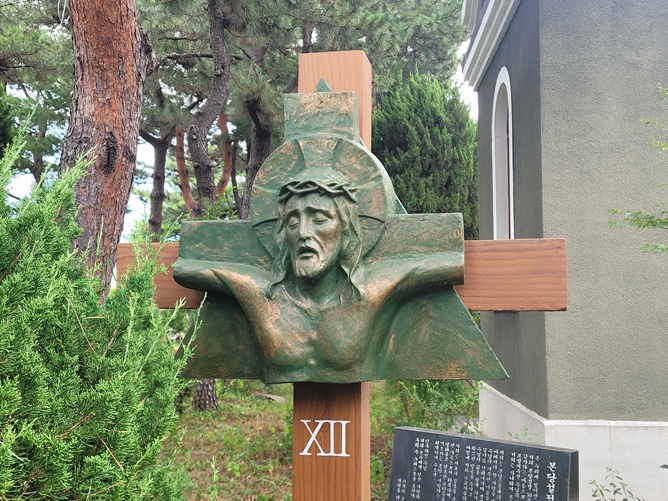 삼척 성내동성당 십자가의 길 제12처 사진