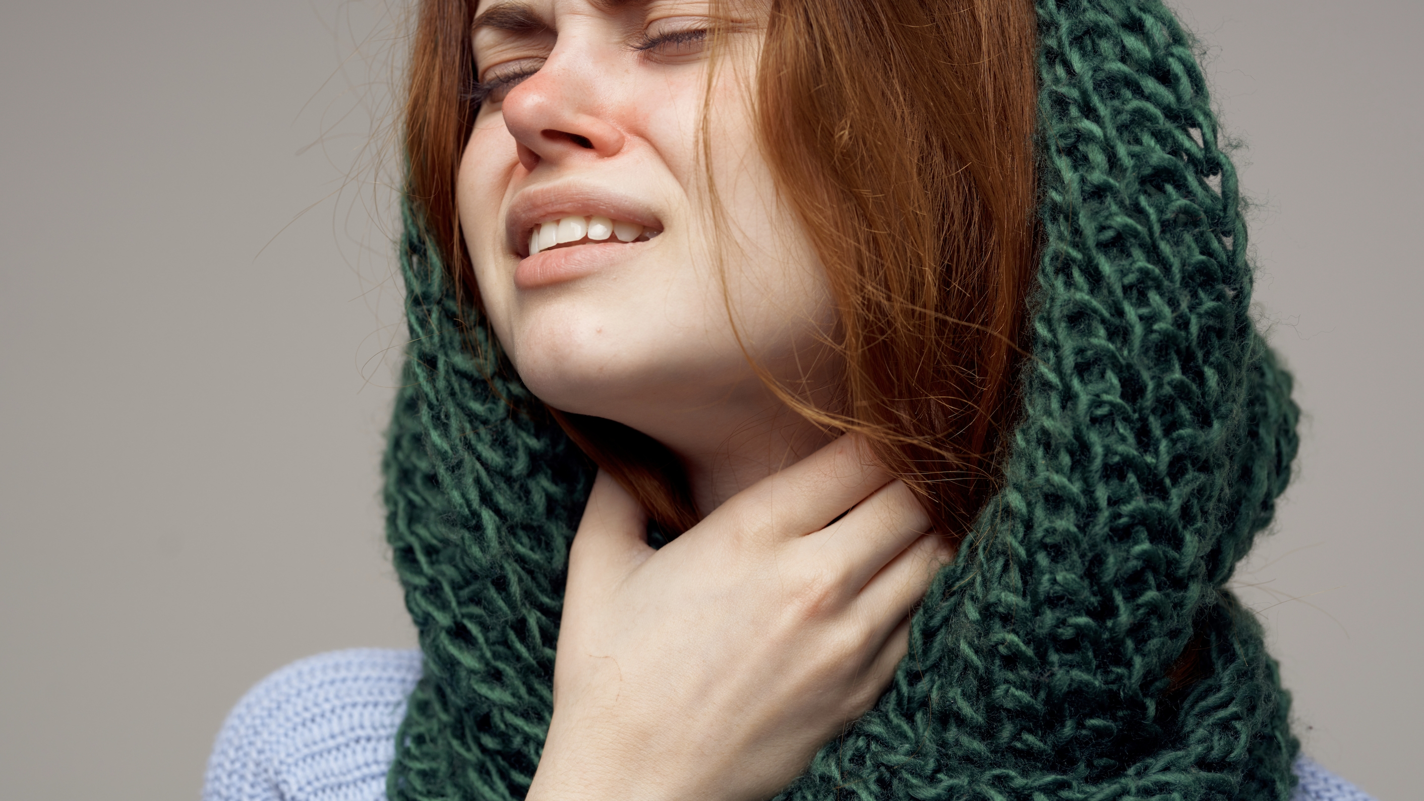 목에 이물감 느껴지원 원인: 편도결석