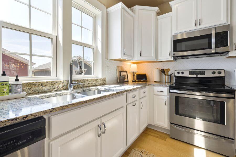 물기 제거 습관 하나로 달라진 집안 청결, 세균막(바이오필름) 생활위생의 시작