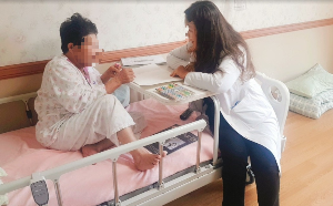 그림으로 마음을 전하는 호스피스 병동 미술치료사