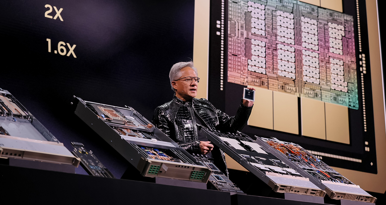 루빈 GPU 설명하는 젠슨황 대표 사진