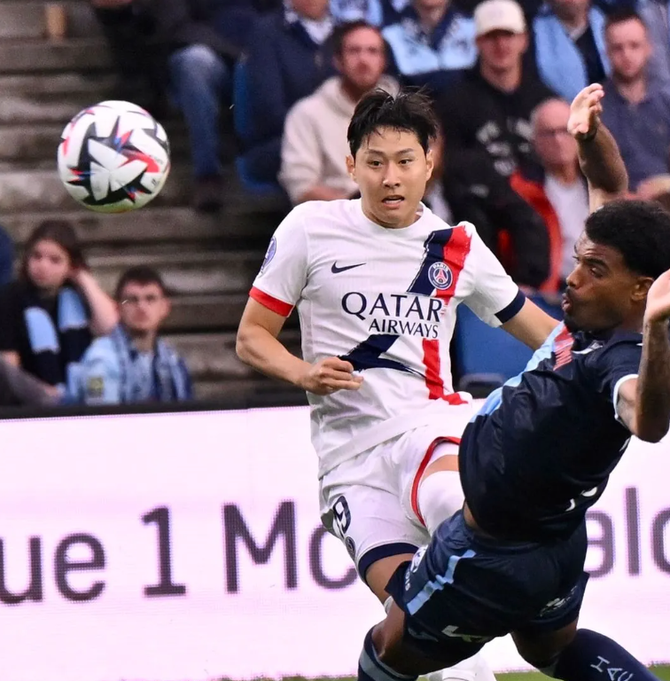 이강인 PSG 결별&middot;EPL 영입 경쟁, 연애설 바로가기