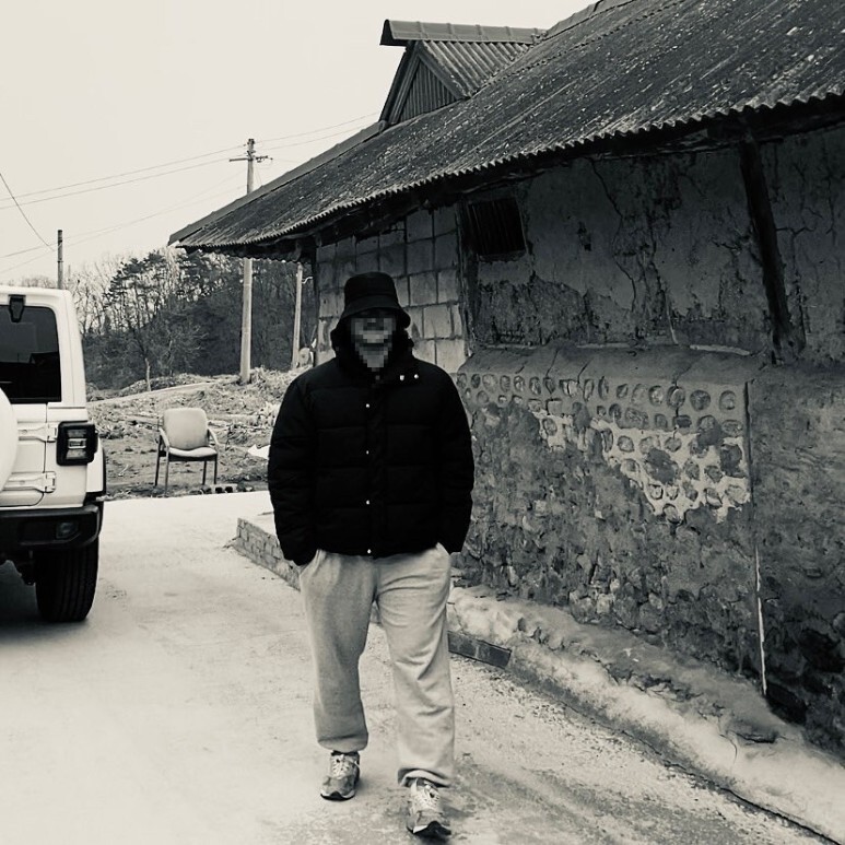 데일리룩(오뭘입)스투시 버킷햇 벙거지, 바스틱 숏패딩, 무신사스탠다드 후드티, 제멋 조거팬츠, 뉴발란스 993, 남자데일리룩, 남자데일리코디, 남자데일리패션 , ootd