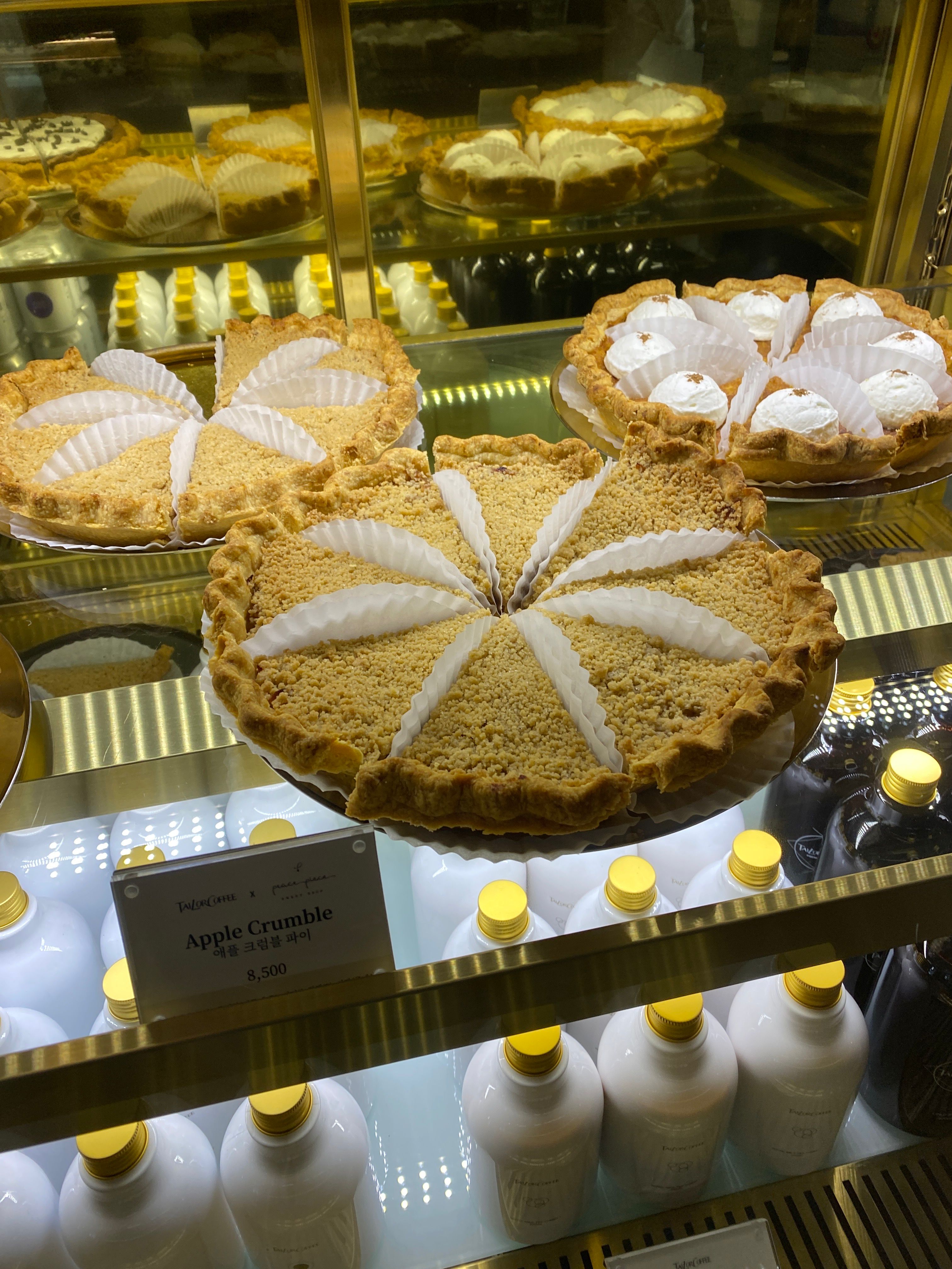 [가로수길 카페/신사 핫플 추천] 테일러커피_아직도 핫한 가로수길 카페