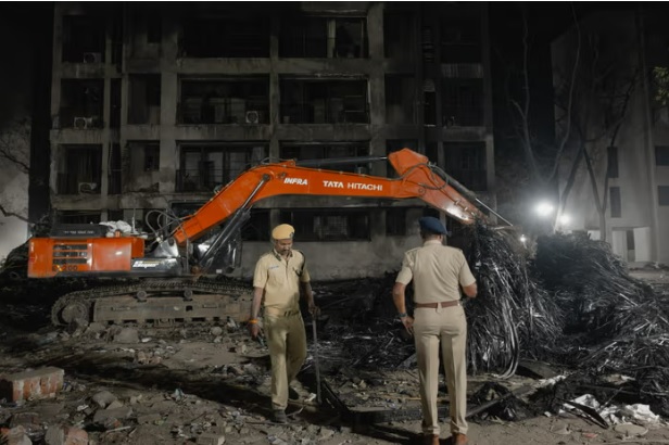 인도여객기 추락사고