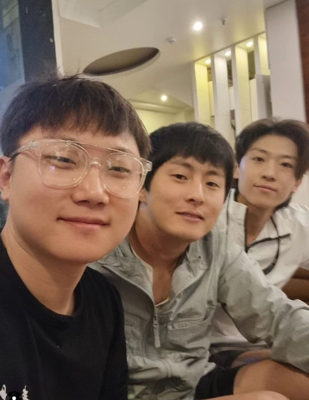 태어난 김에 세계일주 덱스