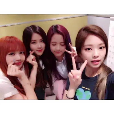 블랙핑크-단체-셀카-1