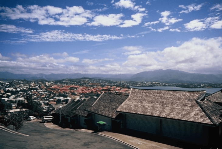 우엔토로-언덕-위에서-내려다-본-누메아-풍경