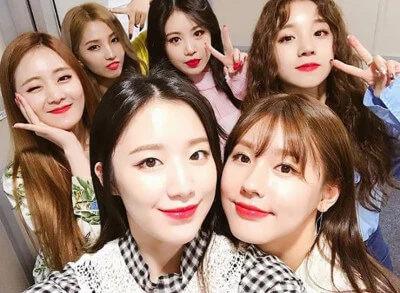 여자아이들-단체-셀카-1
