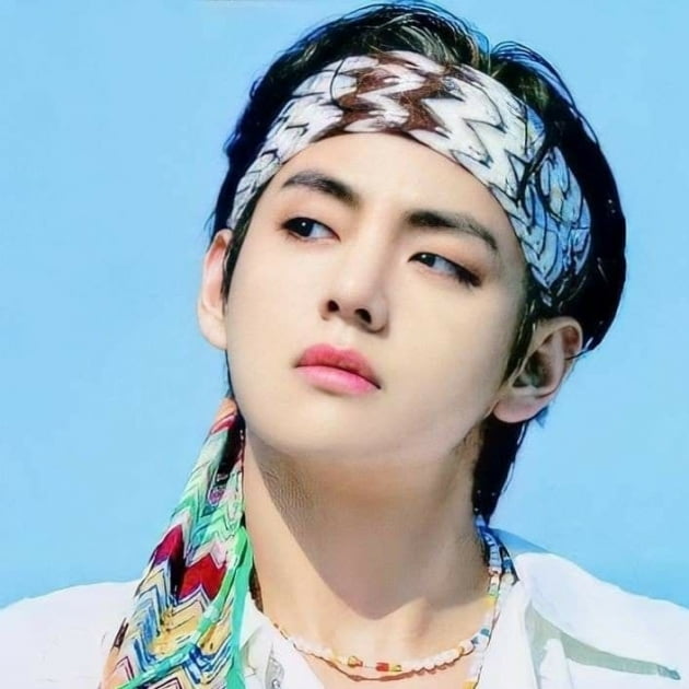 어휘 페르소나 persona 김경욱 다나카상 방탄소년단 엘르코리아 뷔 김태형