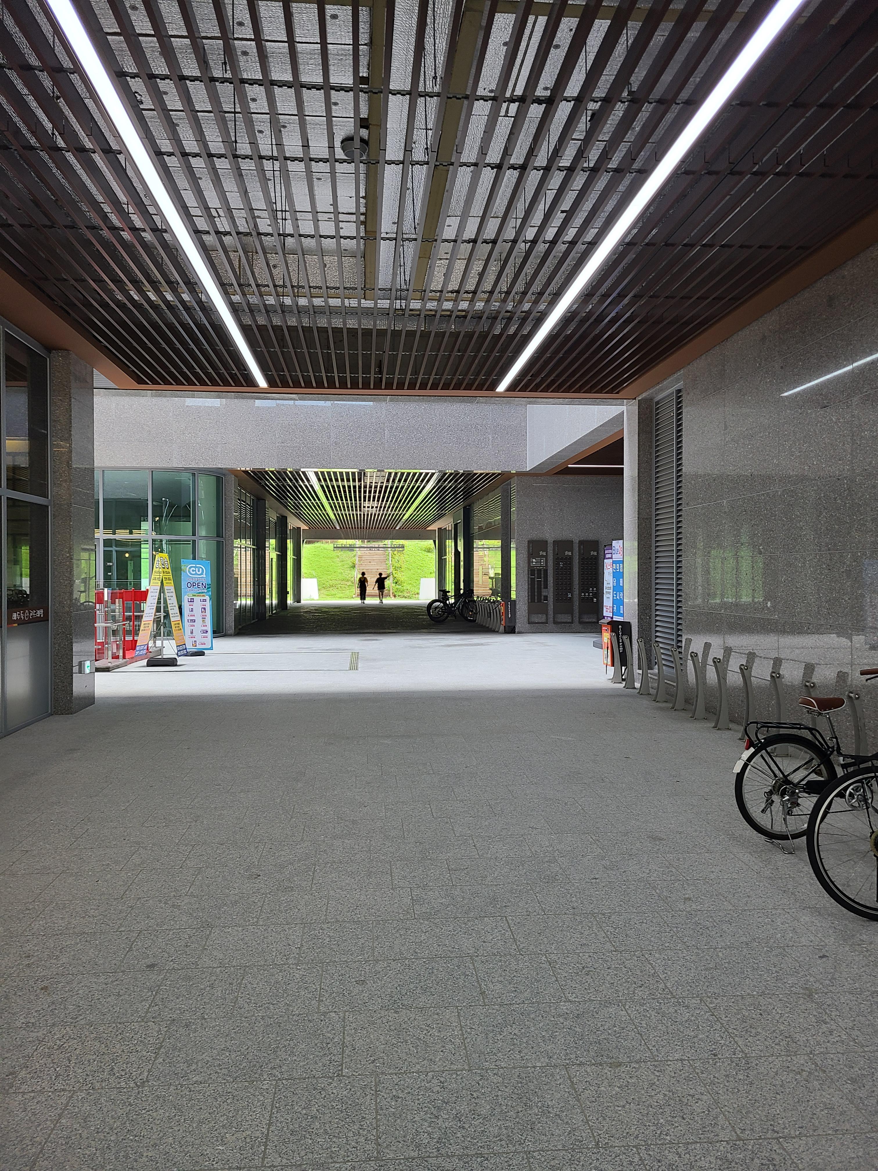 다산 한강프리미어갤러리 1층 내부2