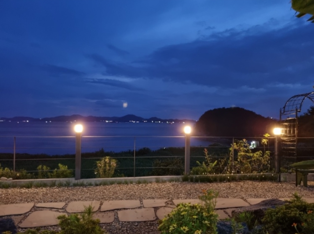 씨앤뷰 풀빌라펜션 야경