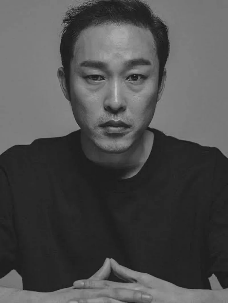 취하는 로맨스에서 염장군 역을 맡은 김중희