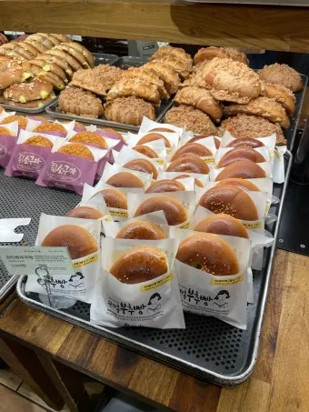 성심당 빵 추천 망고시루가 아닌 망고롤 맛은 어떨까_7