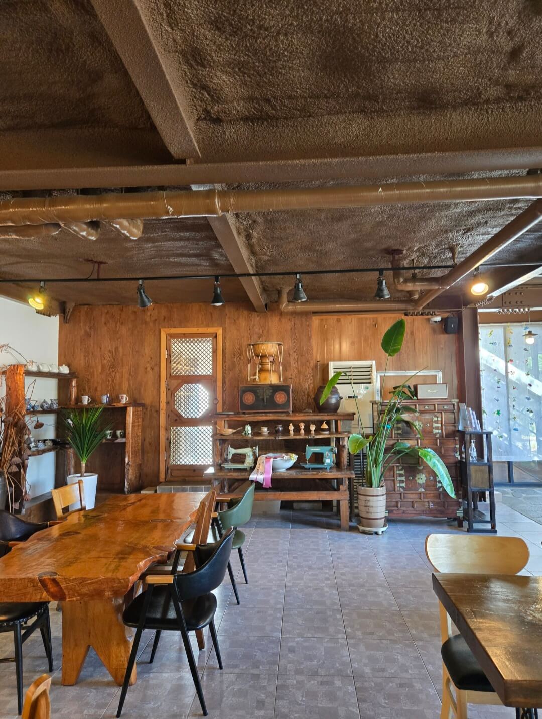 가평설악면 오롯이,꽃 카페 내부