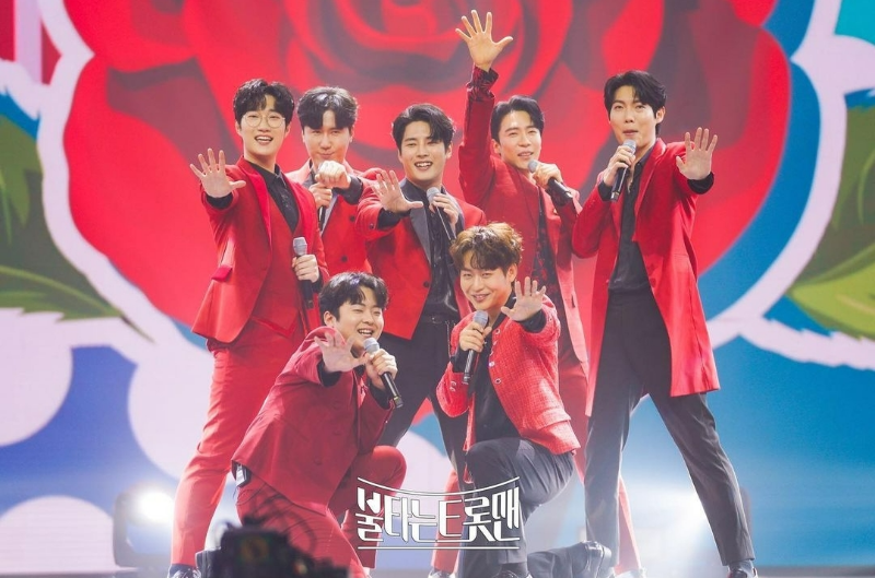 불타는 트롯맨 TOP7 무대 장면