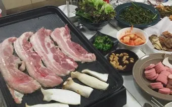 고기 냄새 해결로 걱정 없는 삼겹살 집에서 맛있게 먹는 꿀팁 다섯 가지_6
