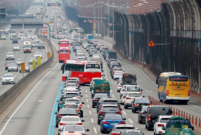 꽉-막힌-고속도로