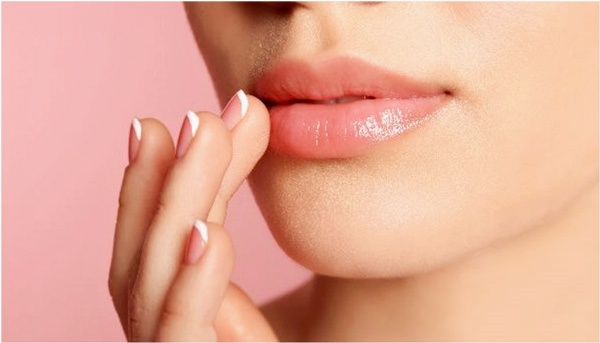 촉촉하고 건강한 입술은 수분보충과 관리필요