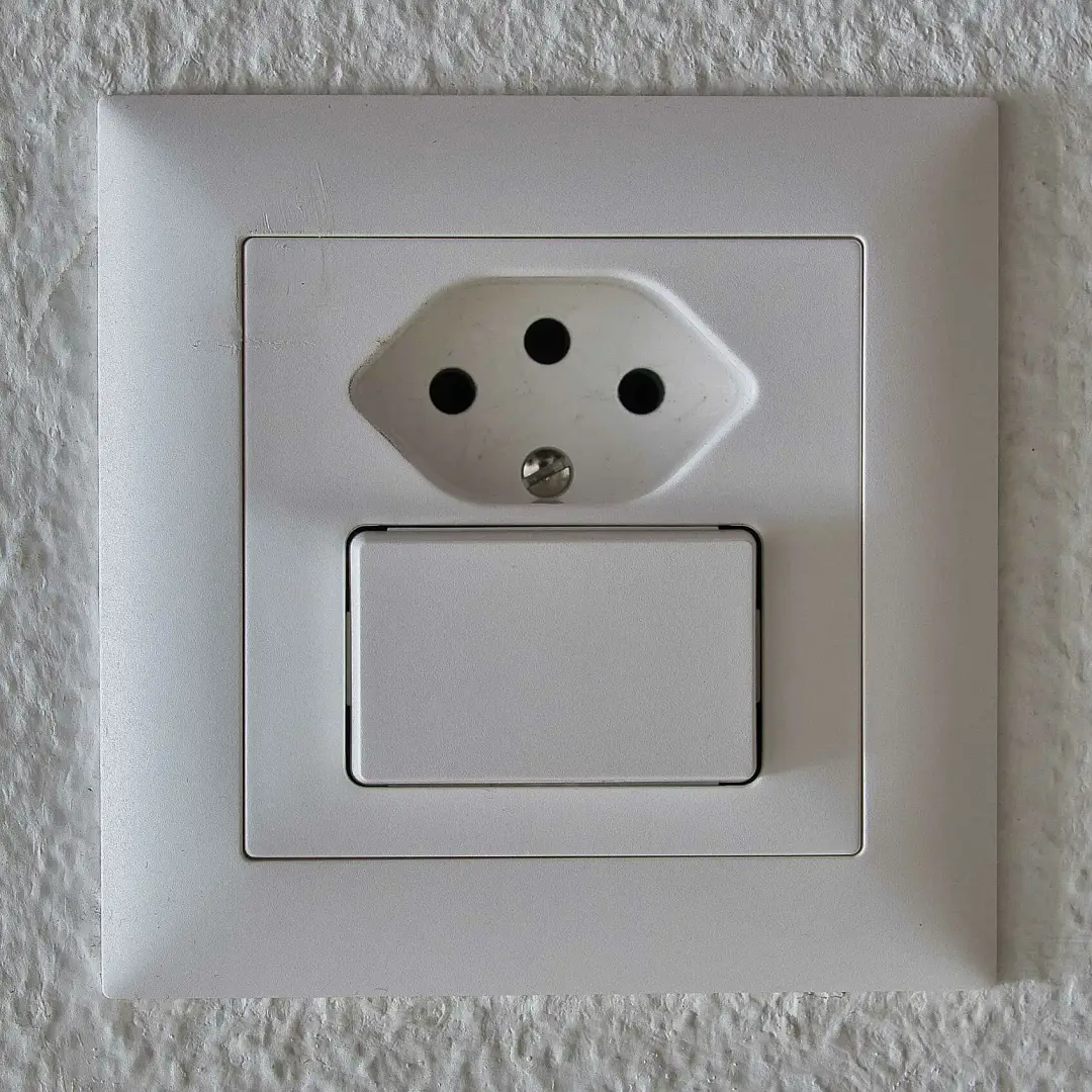 스위스 콘센트 모양