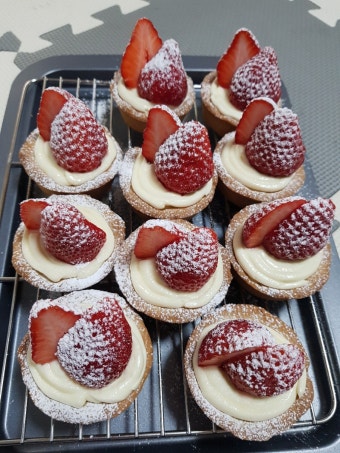 10분 완성 딸기 크림치즈 타르트