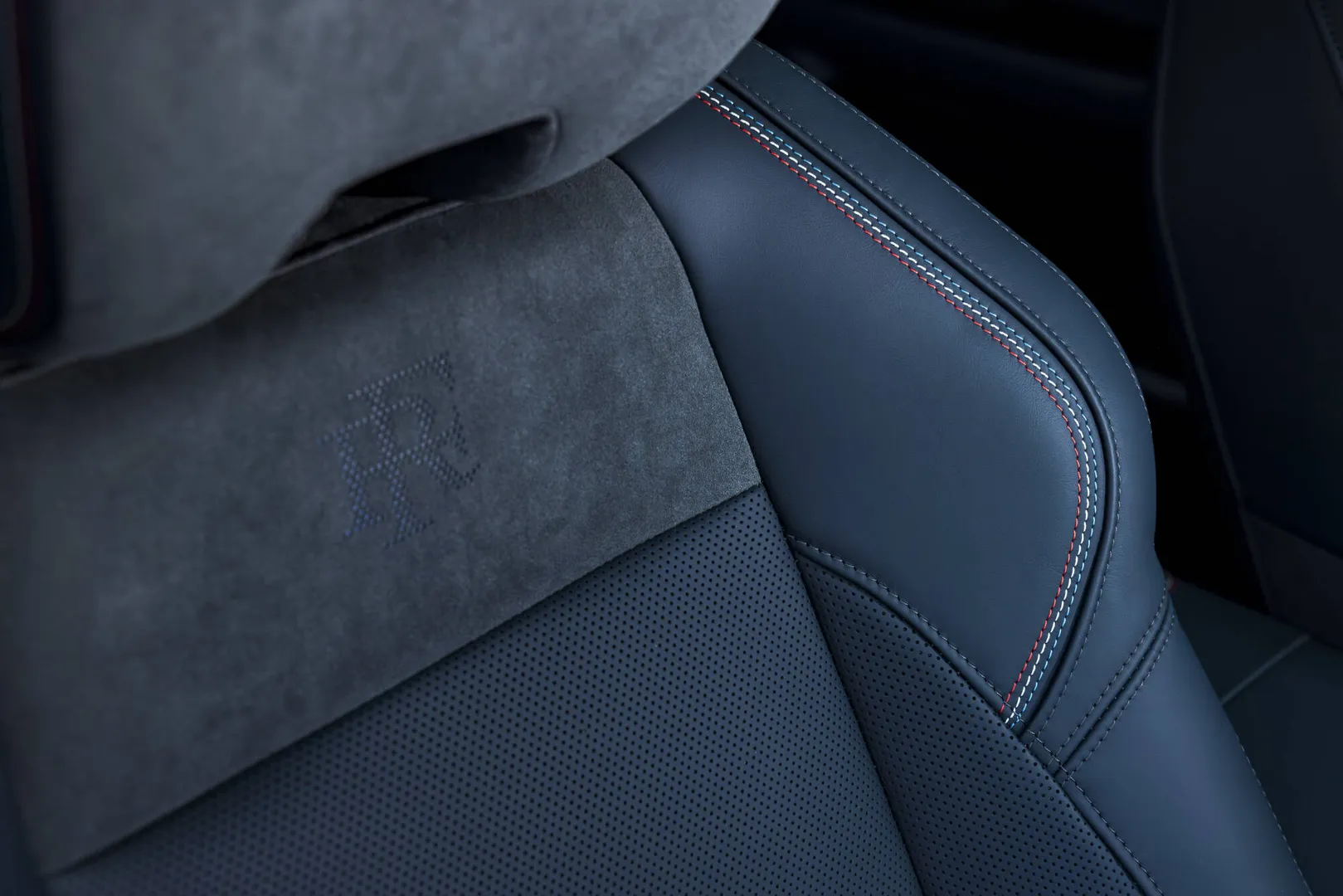 르노 라팔 프레지덴셜 차량 이미지