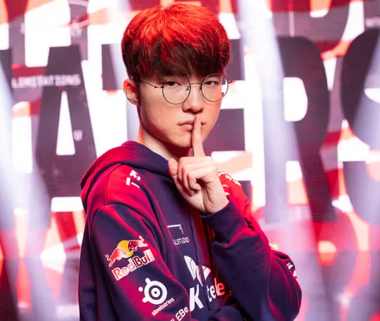 페이커 이상혁, e스포츠의 살아있는 전설 &ndash; T1 신화와 그의 모든 것 관련 사진
