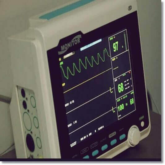 콜레스테롤 수치가 높아 심전도 검사하는 순환기 질환 환자