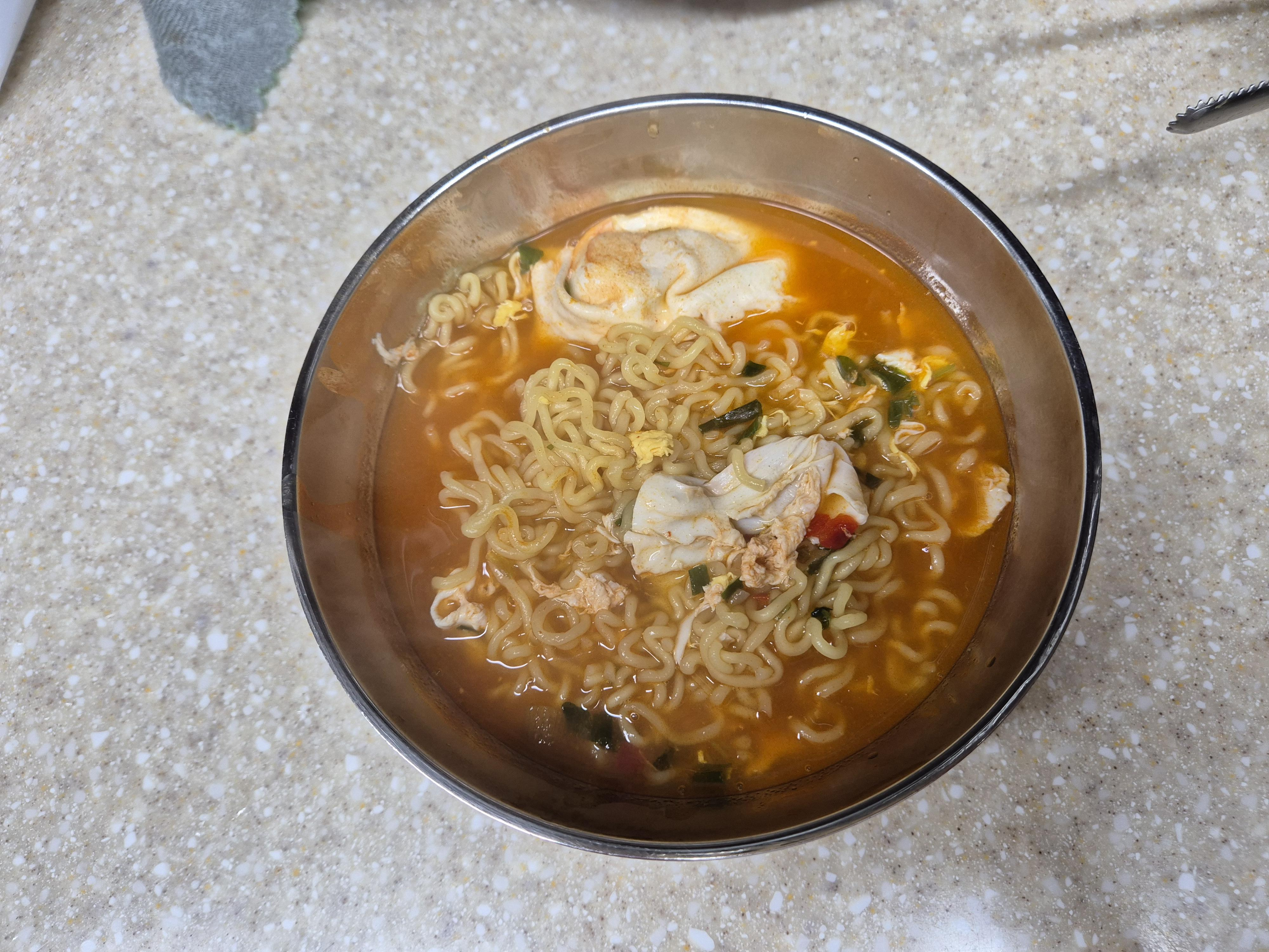 맴탱라면 완성