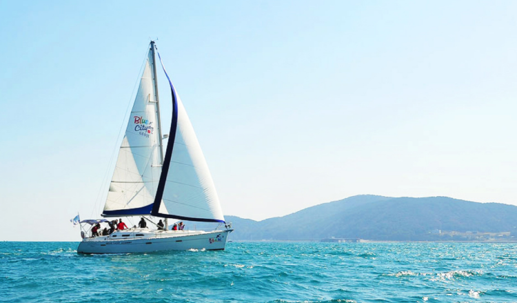 거제 해양레포츠센터 크루저